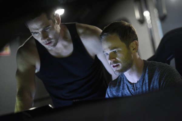 KILLJOYS -- "A Glitch in the System" Episode 105 -- Pictured: (l-r) Luke Macfarlane as D'avin, Aaron Ashmore as John -- (Photo by: Steve Wilkie/Temple Street Releasing Limited/Syfy)