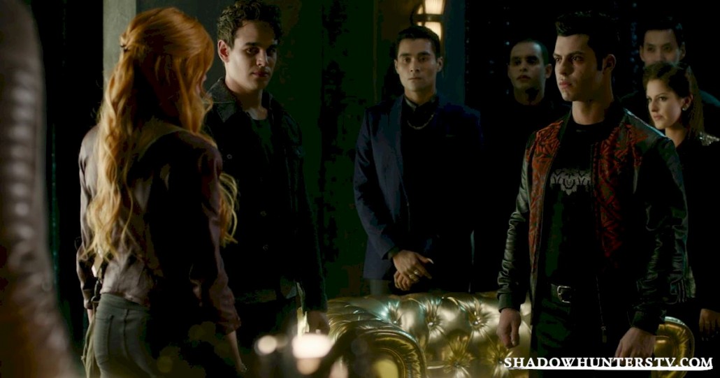 Clary and Simon convince Raphael to join a Downworlder alliance