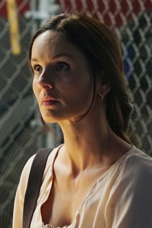 COLONY -- "Blindspot" Episode 104 -- Pictured: Sarah Wayne Callies as Katie Bowman -- (Photo by: Danny Feld/USA Network)