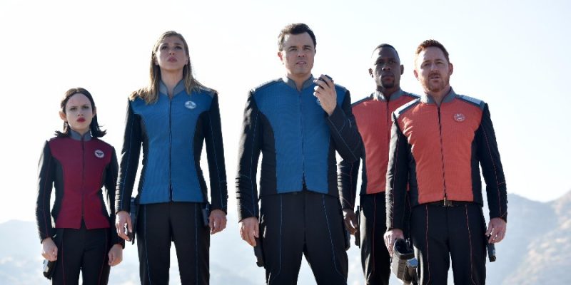 THE ORVILLE: L-R: Halston Sage, Adrianne Palicki, Seth MacFarlane, J Lee and Scott Grimes in the season finale “Identity” episode of THE ORVILLE airing Thursday, Dec. 7 (9:01-10:00 PM ET/PT) on FOX.  ©2017 Fox Broadcasting Co.  Cr:  Michael Becker/FOX