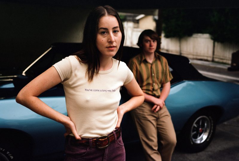 Alana Haim and Cooper Hoffman in 'Licorice Pizza'.